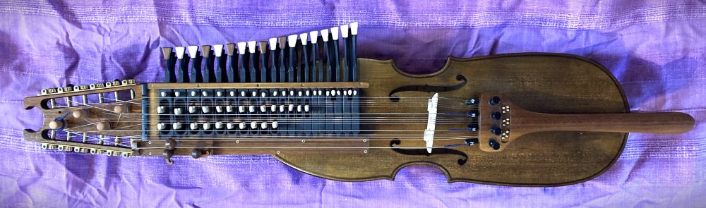 Nyckelharpa, model "Alban Faust", incl. case and bow